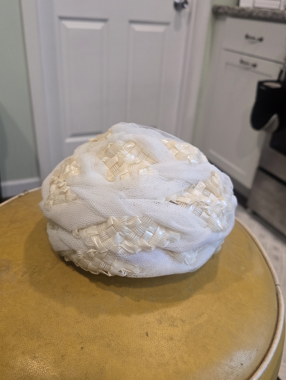 Vintage 1950s Woven Pillbox Hat